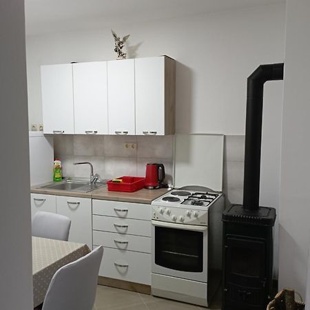 Ferienwohnung Luce Kijevo Exterior foto