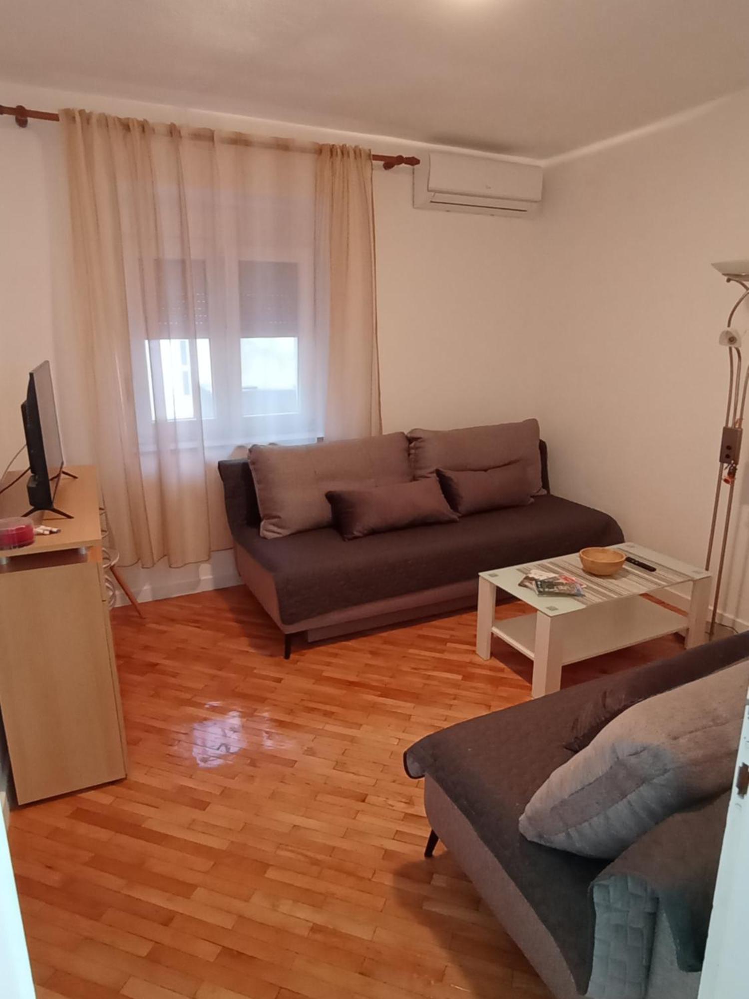 Ferienwohnung Luce Kijevo Exterior foto