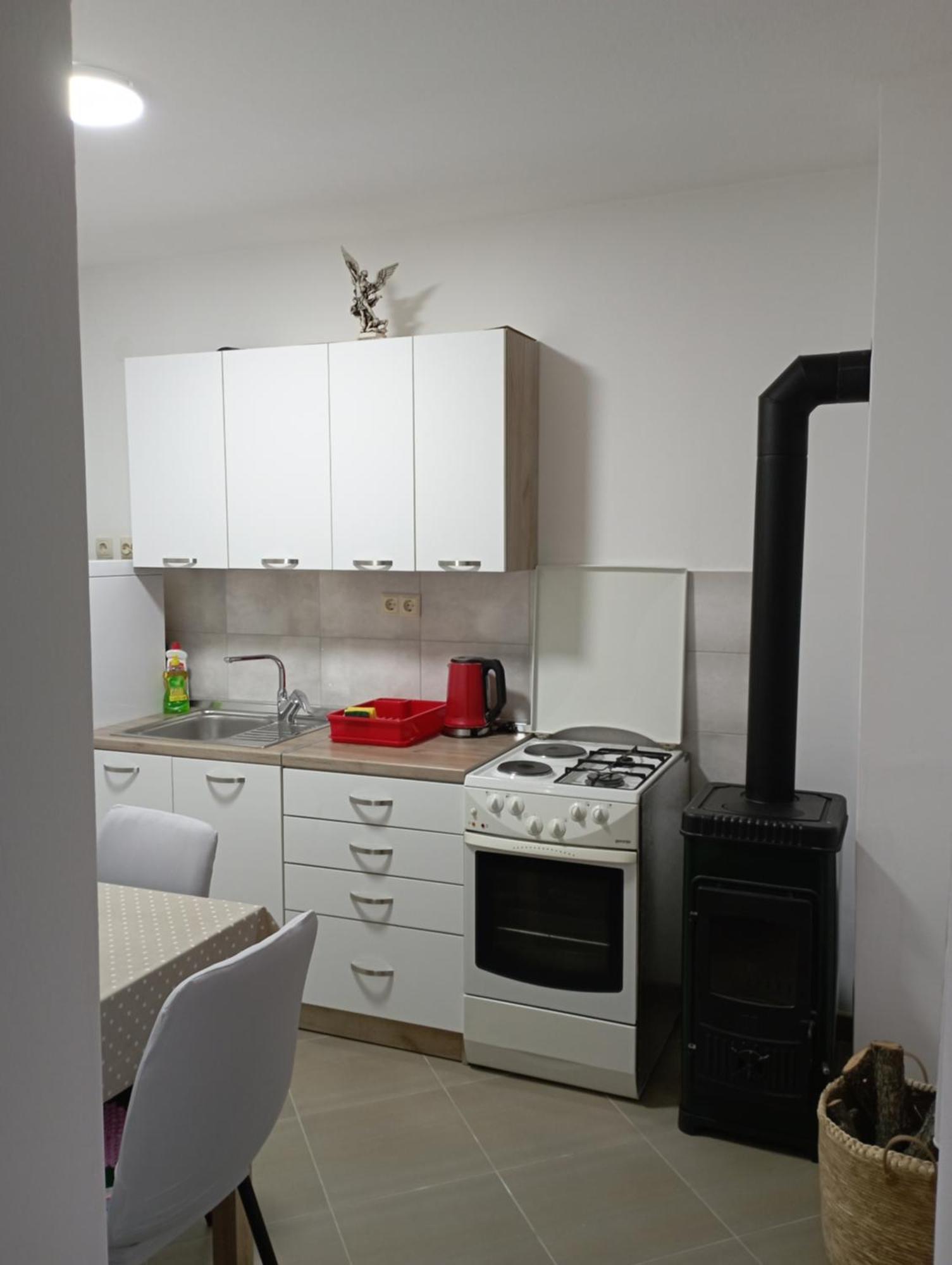 Ferienwohnung Luce Kijevo Exterior foto