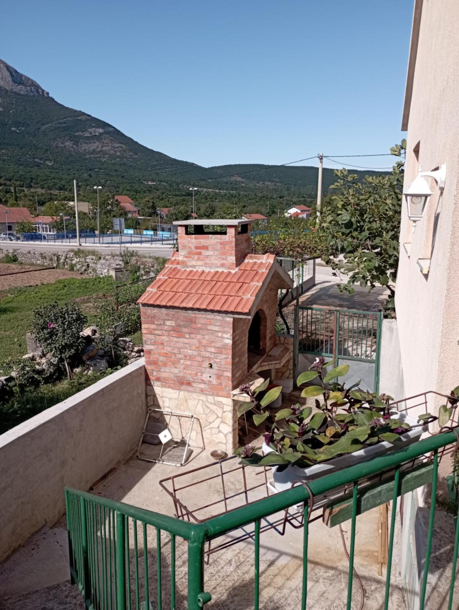 Ferienwohnung Luce Kijevo Exterior foto